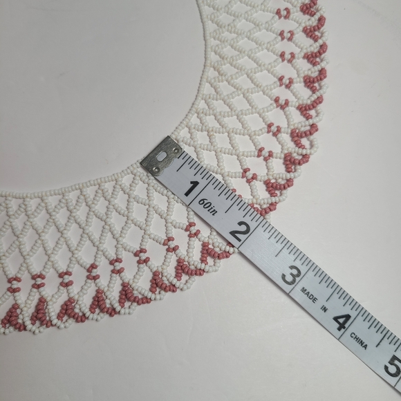 Elegant White and Pink Beaded Necklace - Picture 4 of 8